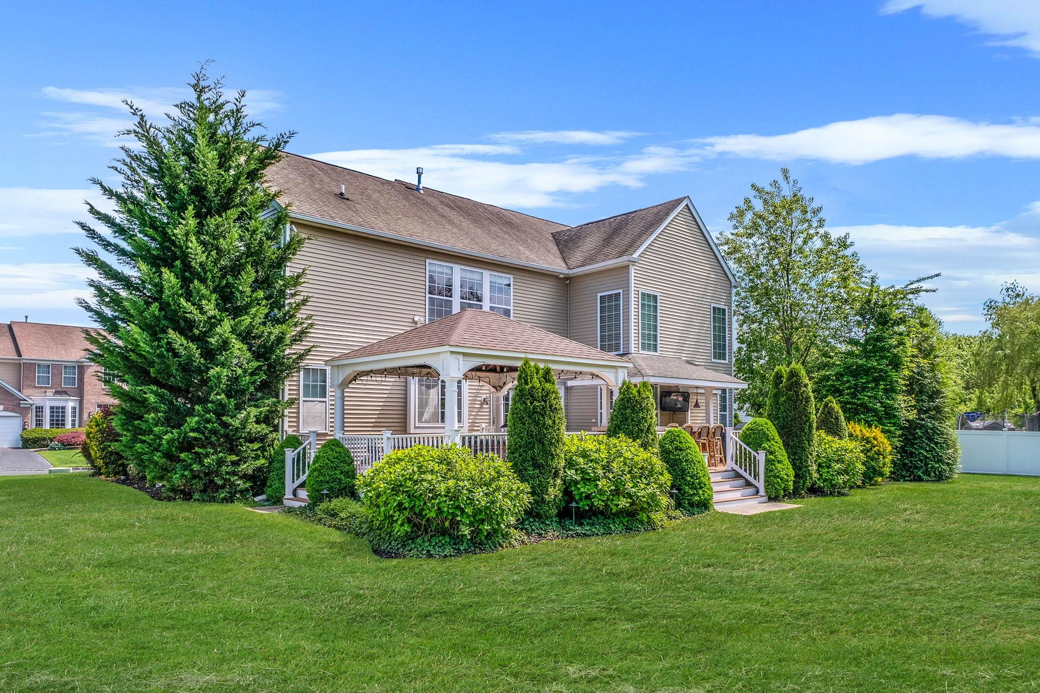 29 Pinehurst Drive, Mount Sinai, New York image 38