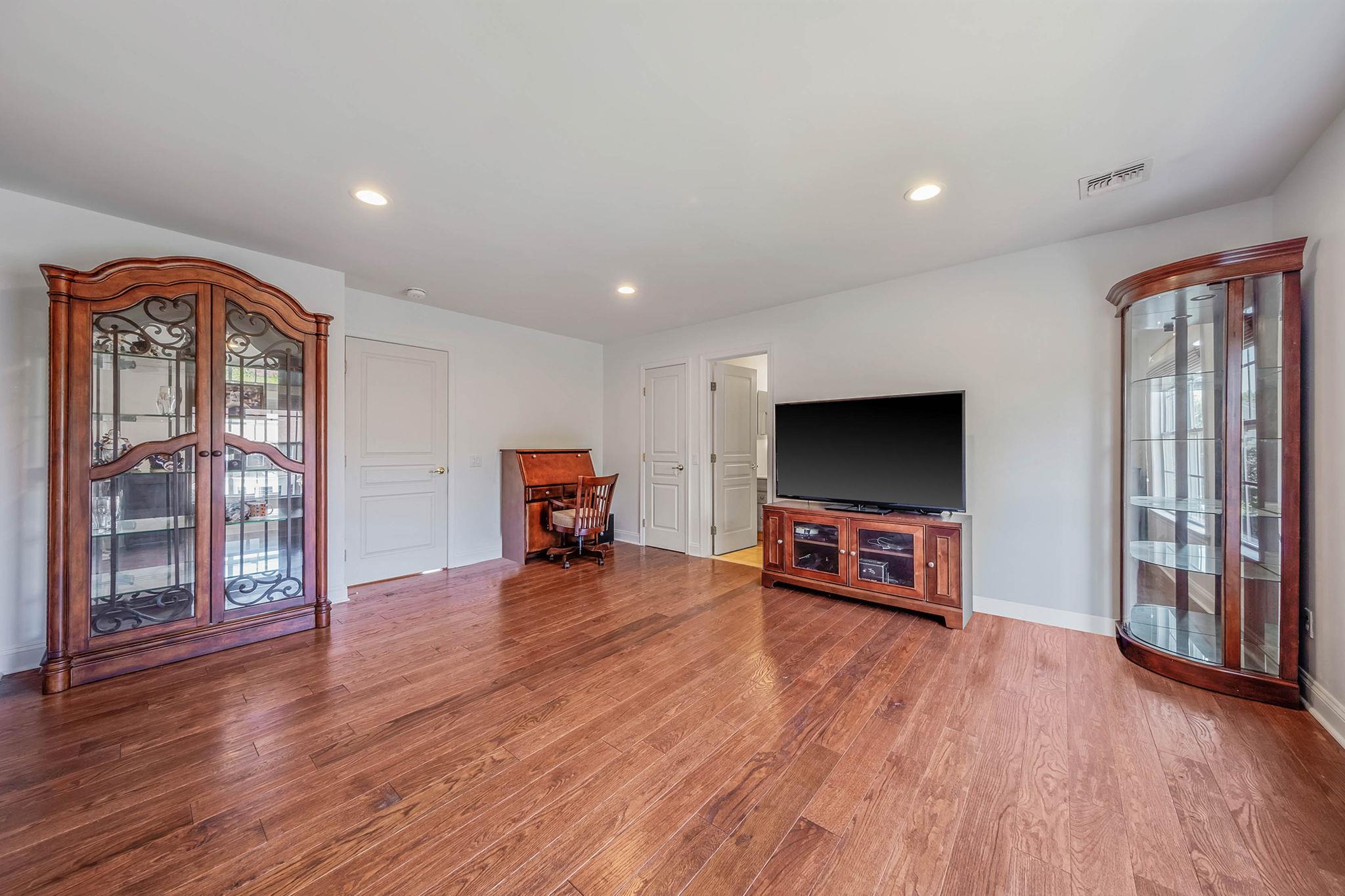 29 Pinehurst Drive, Mount Sinai, New York image 32