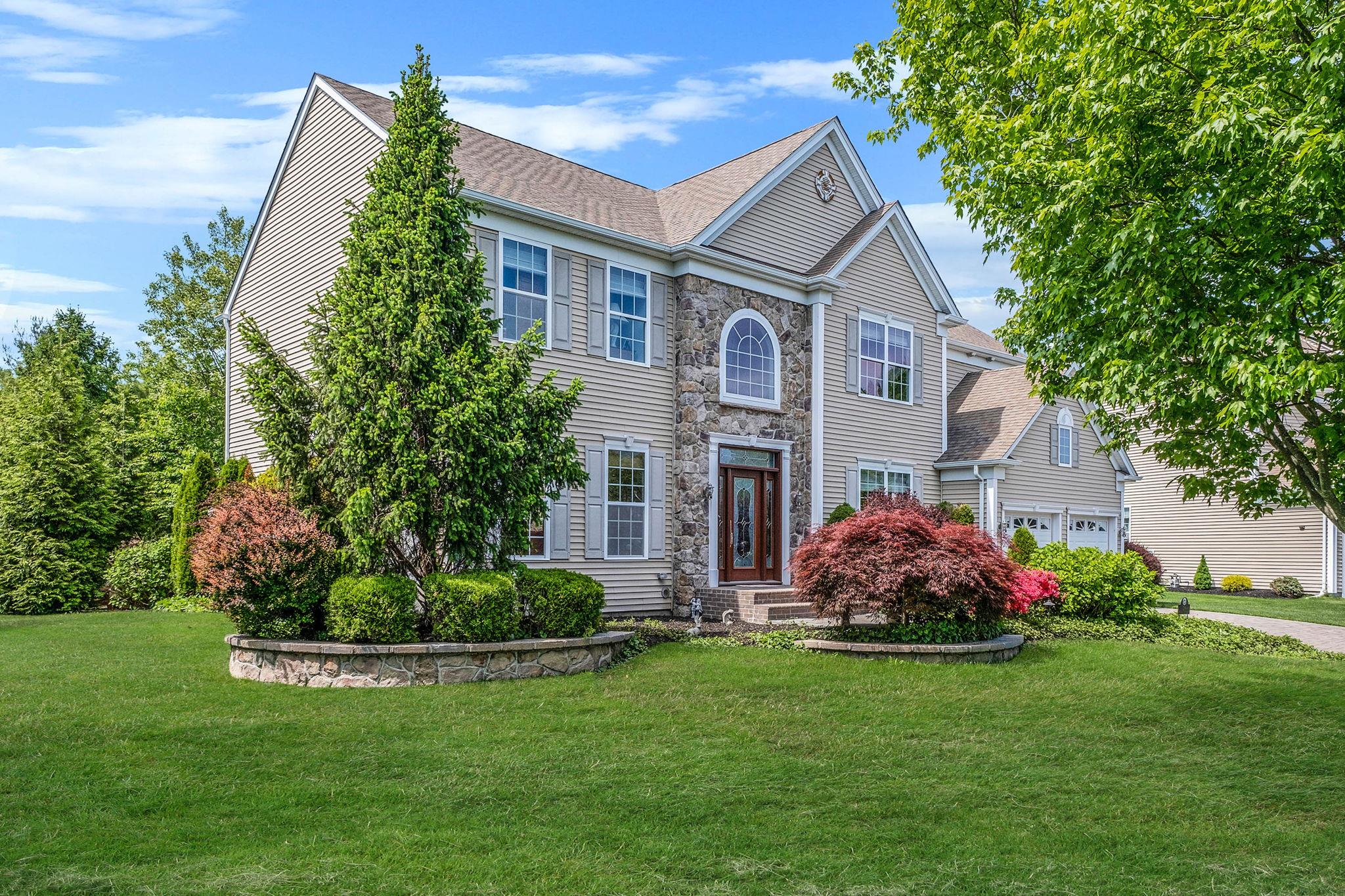 29 Pinehurst Drive, Mount Sinai, New York image 3