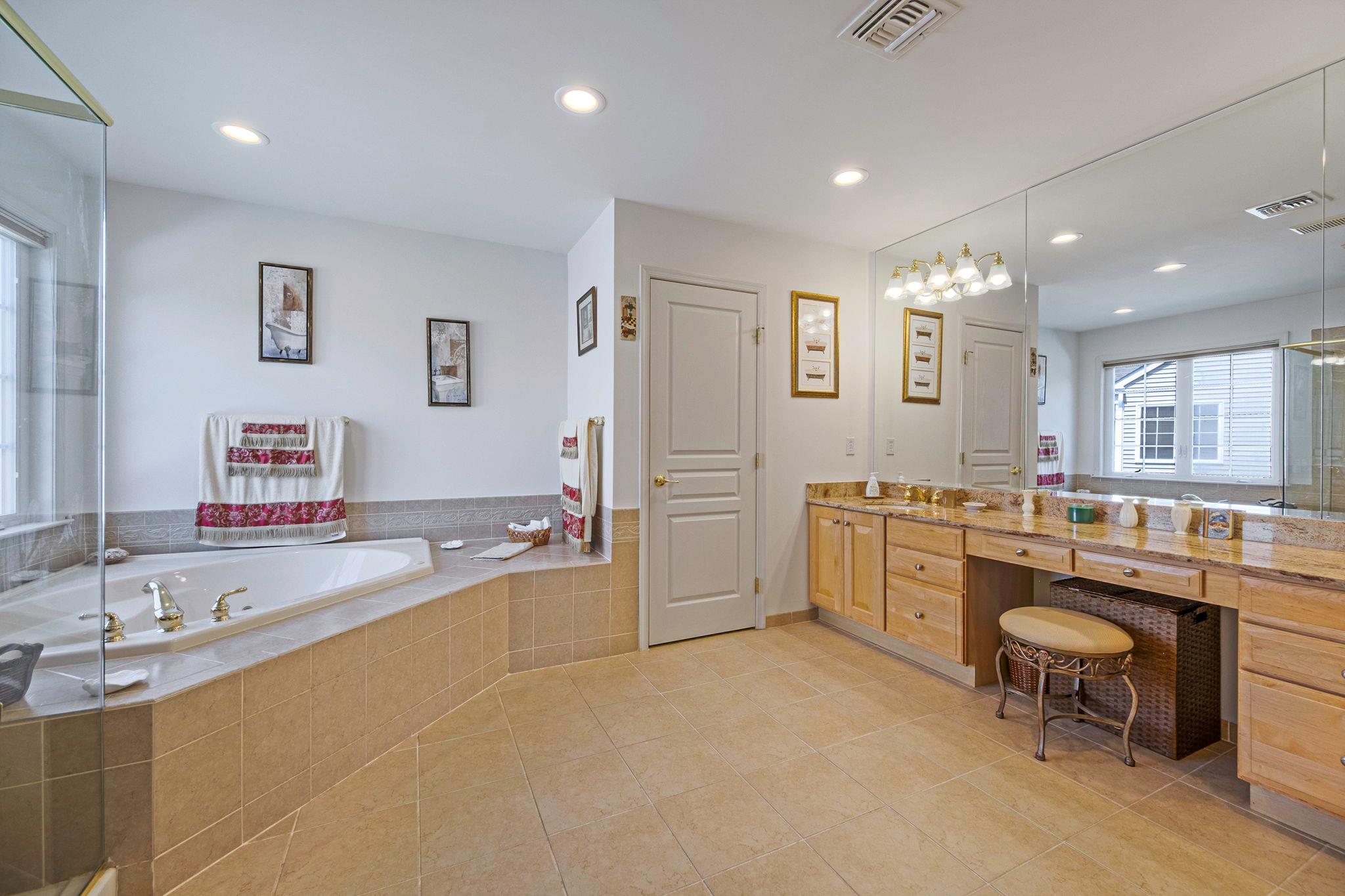 29 Pinehurst Drive, Mount Sinai, New York image 27