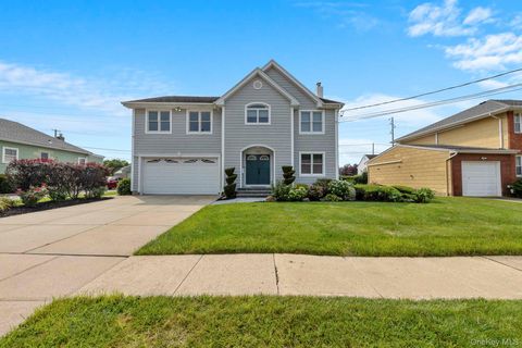458 Mineola Avenue Carle Place NY 11514