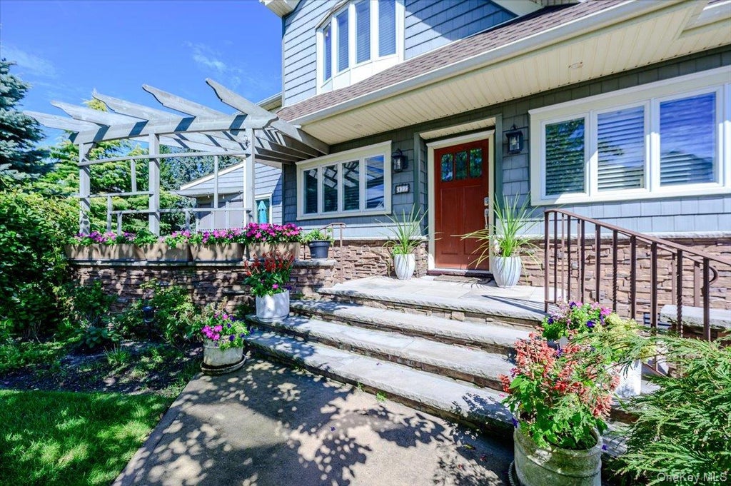 Photo of 132 Blackheath Road Rd, Lido Beach, NY 11561 (MLS # 1055626)