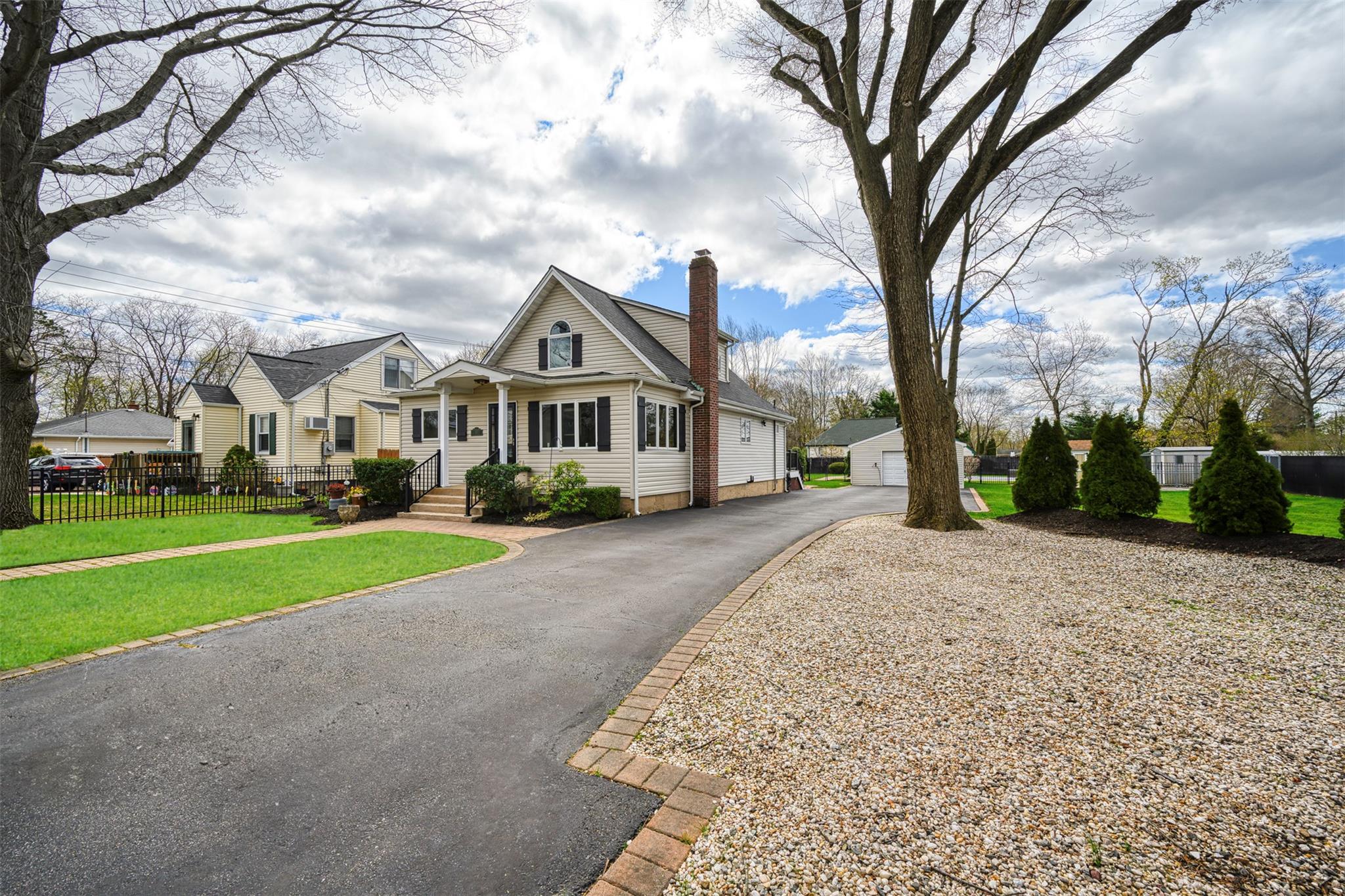 120 Floral Park Street