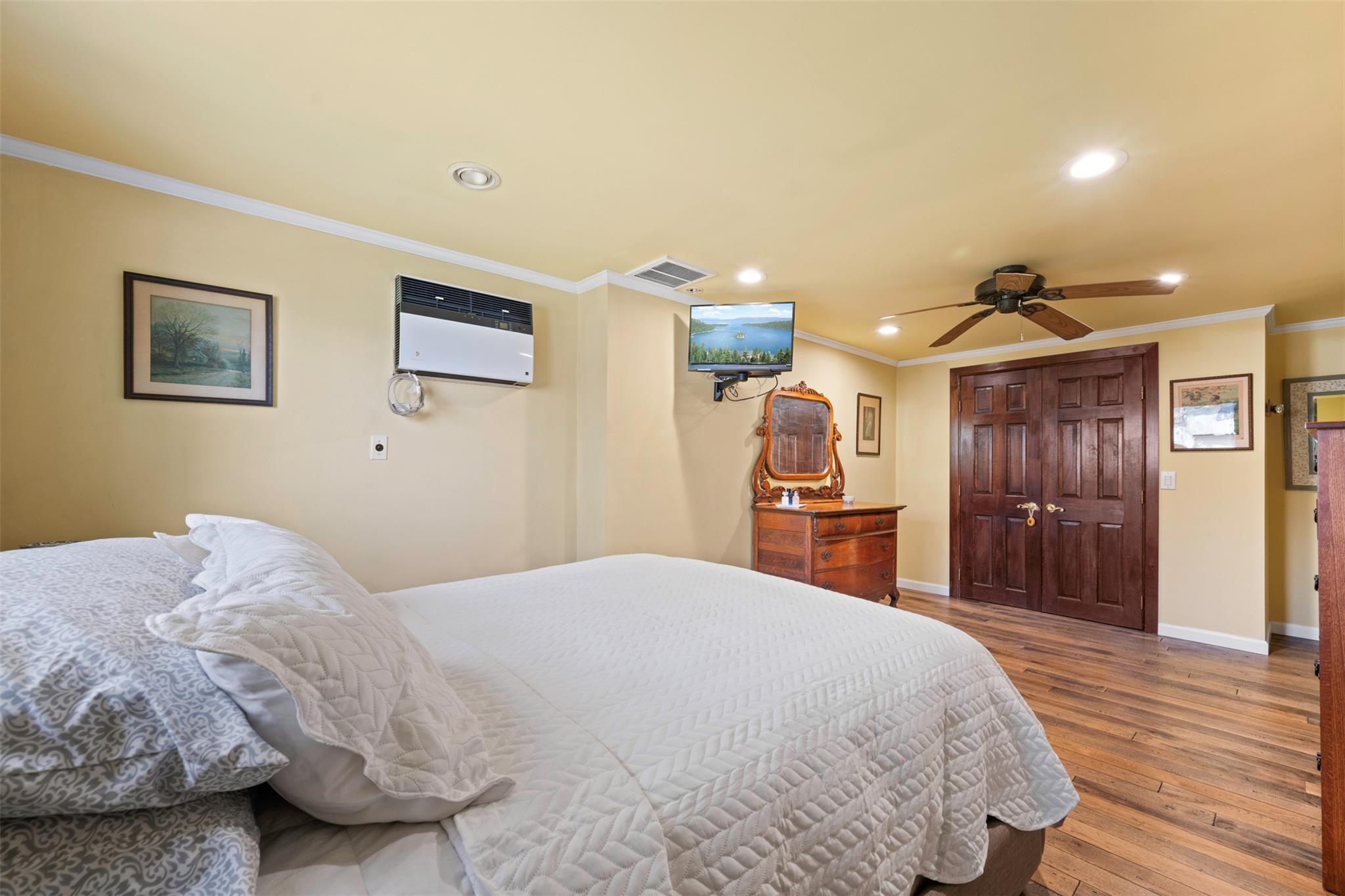 120 Floral Park Street, Islip Terrace, New York image 25