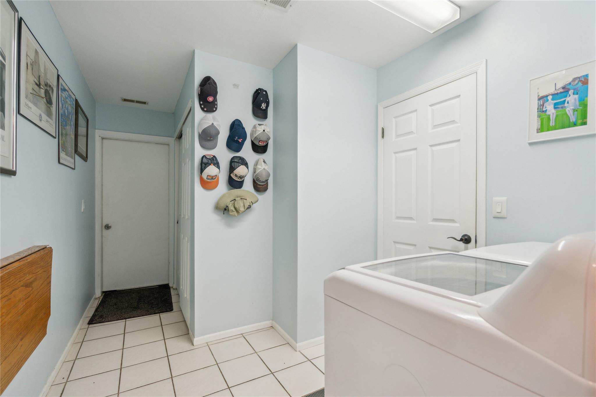 77 Fox Court, Manorville, New York image 16
