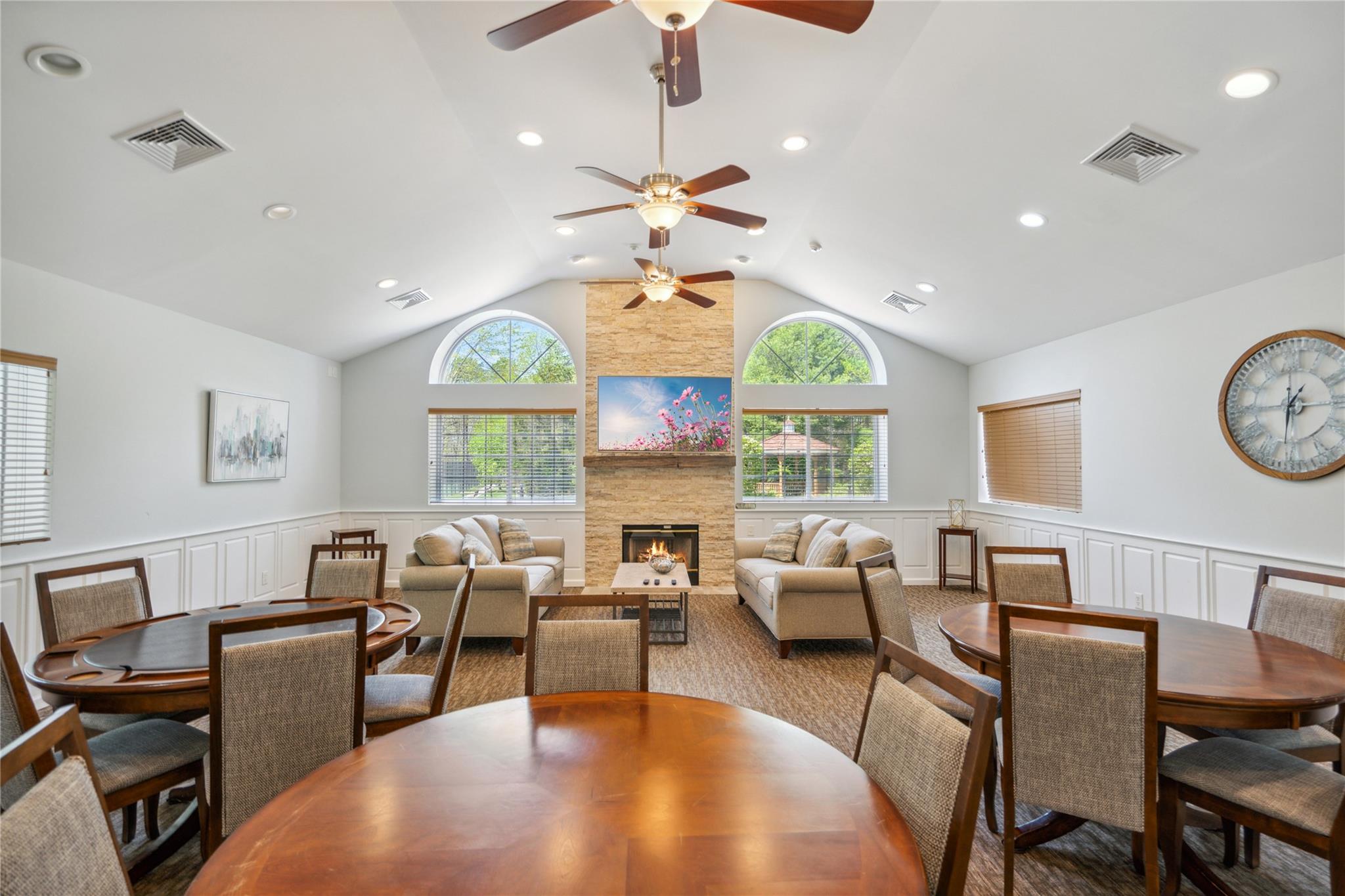 77 Fox Court, Manorville, New York image 32