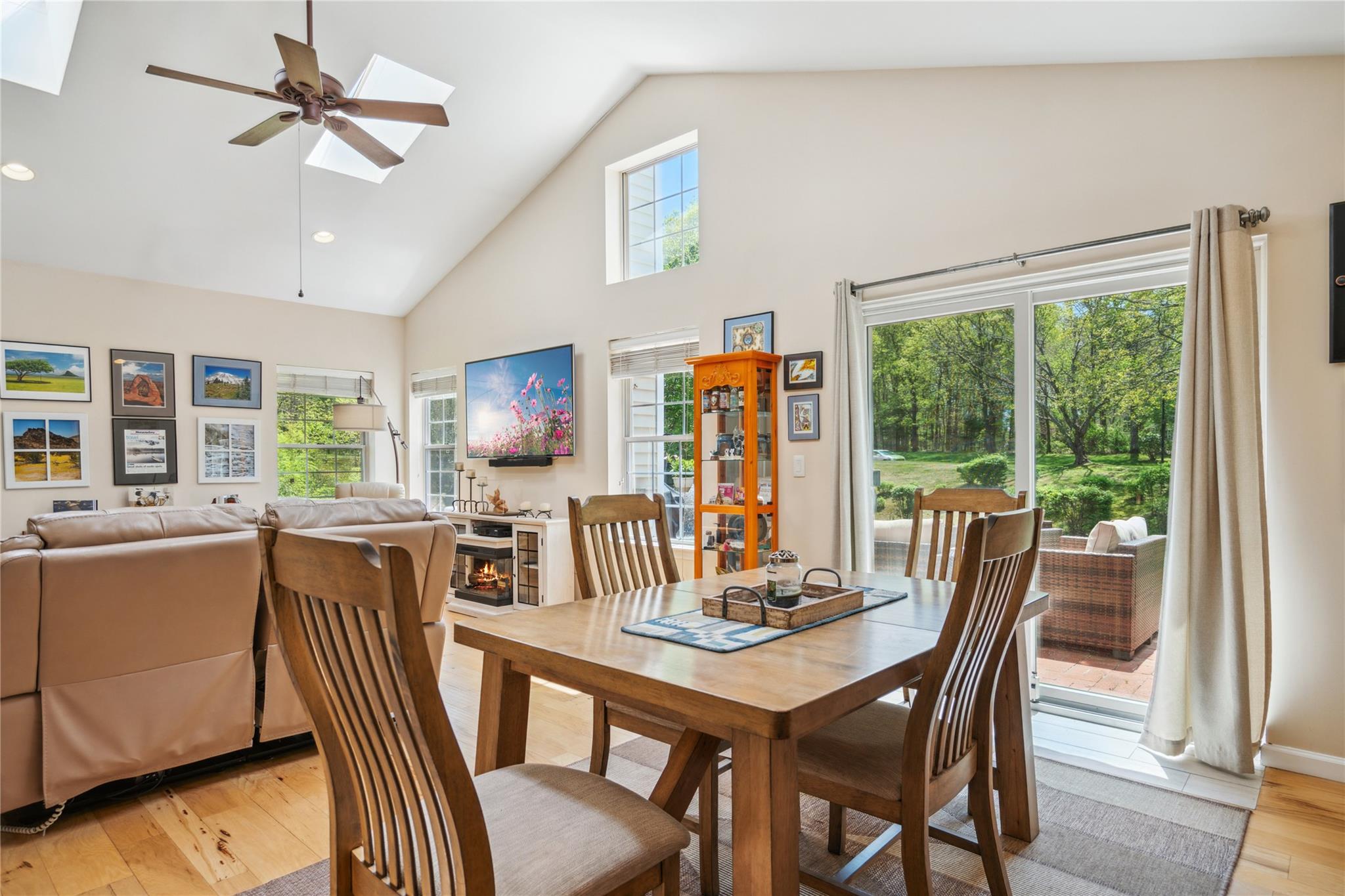 77 Fox Court, Manorville, New York image 10