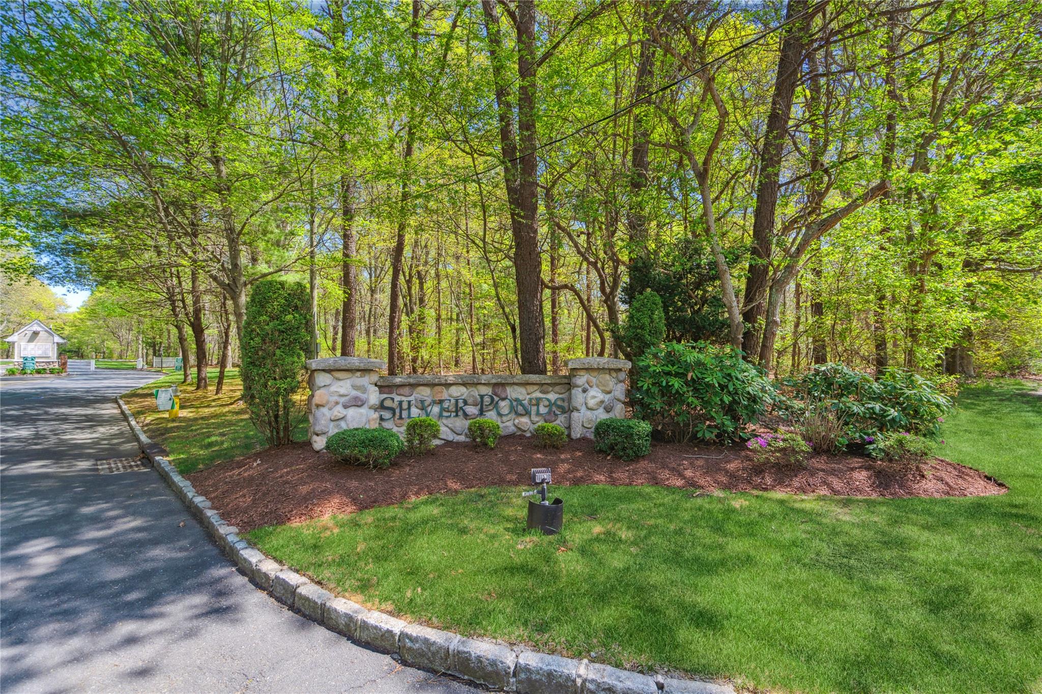 77 Fox Court, Manorville, New York image 29