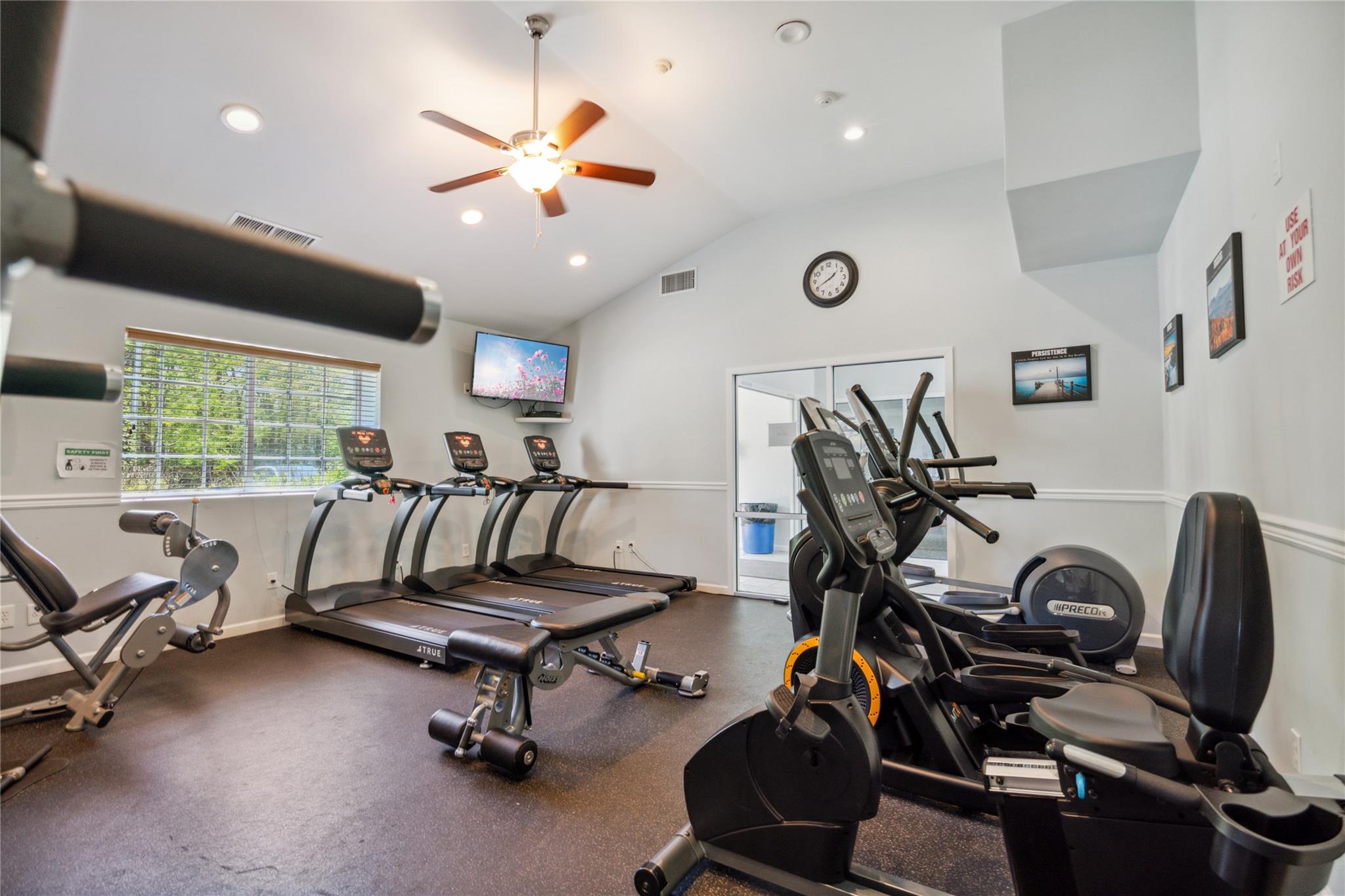 77 Fox Court, Manorville, New York image 35