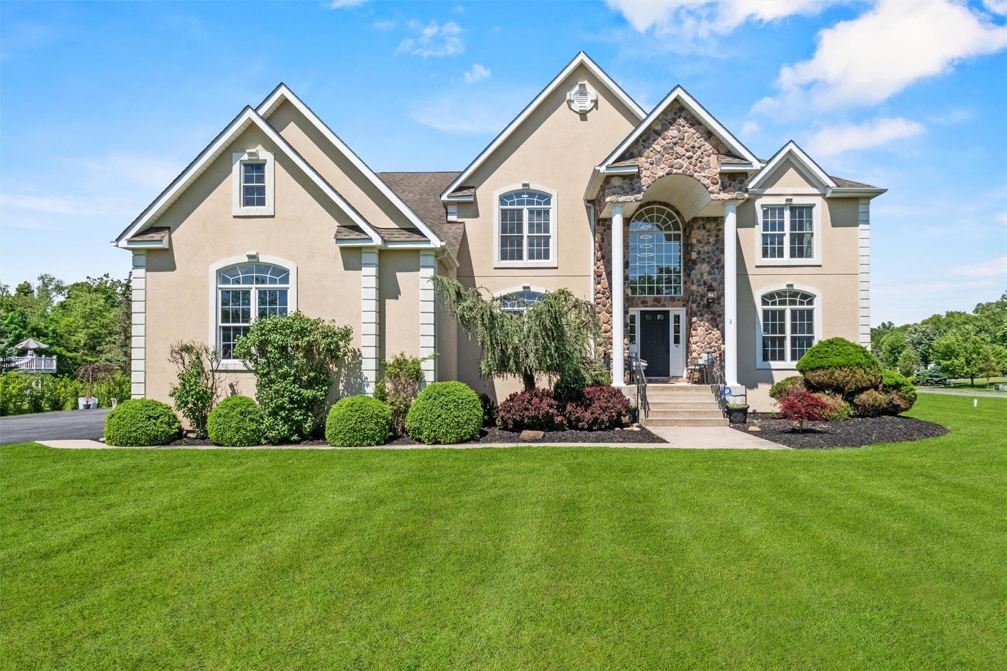 10 Trout Ponds Court, Brookhaven, New York image 1
