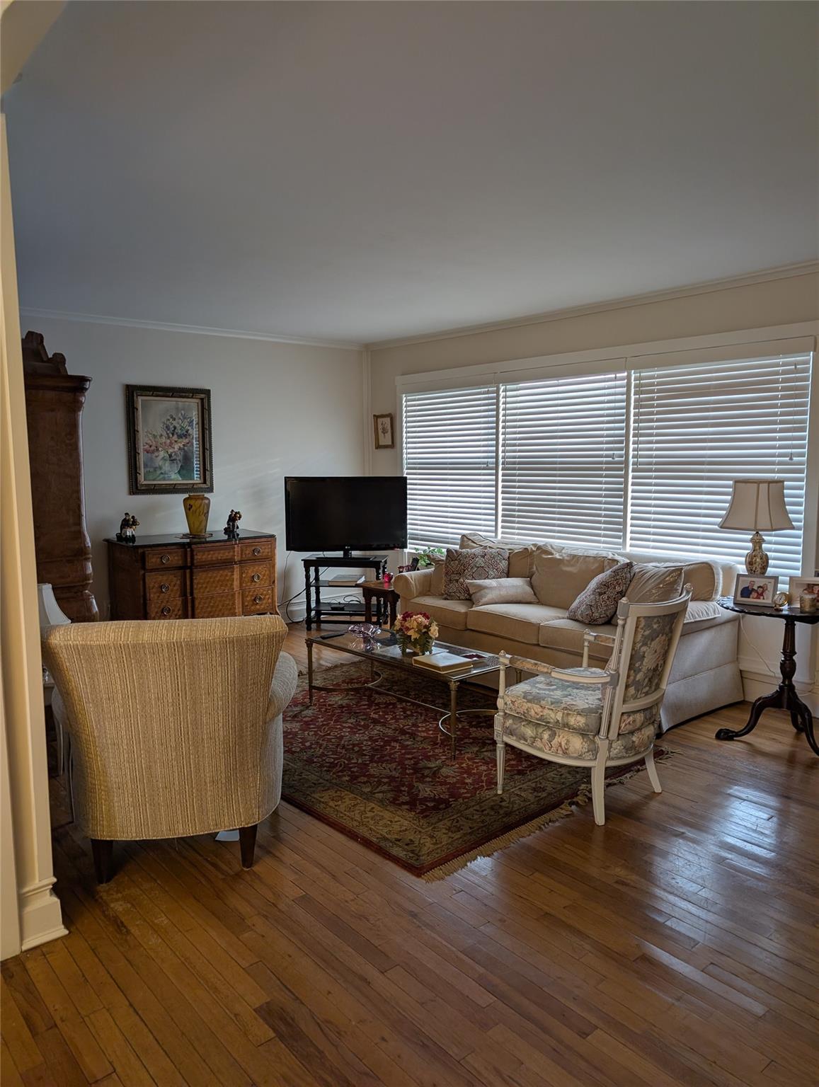 7 N Brian Street, Plainview, New York image 4