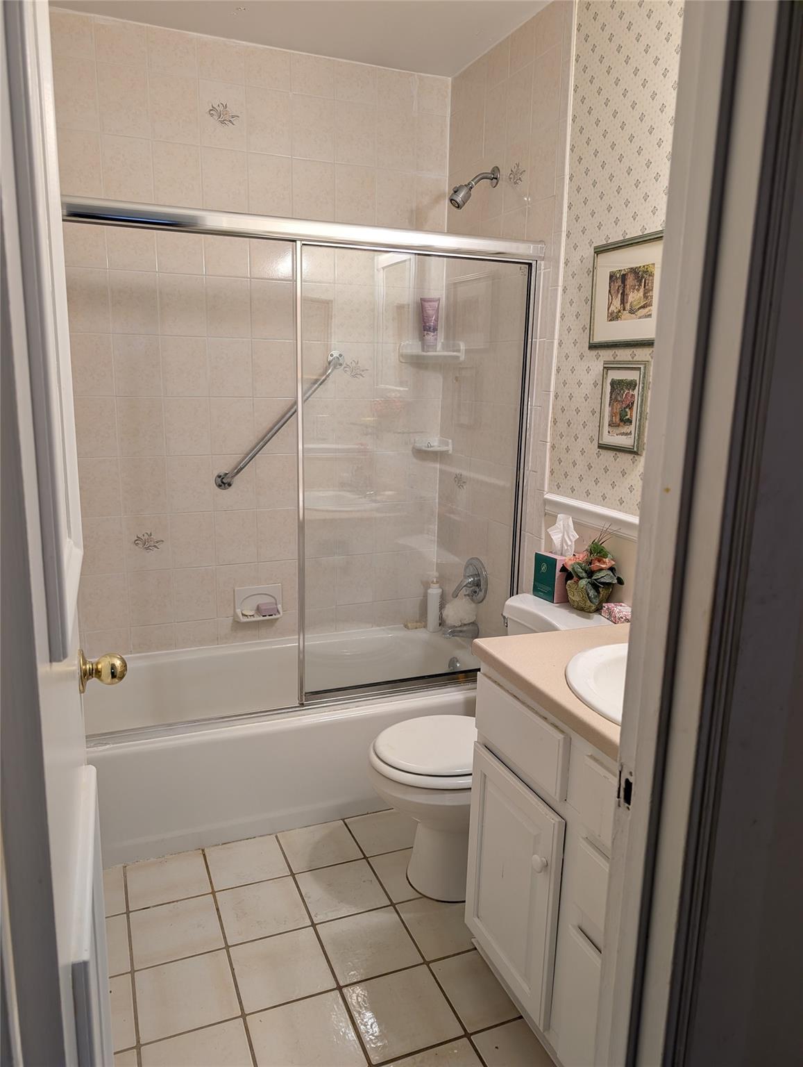 7 N Brian Street, Plainview, New York image 6