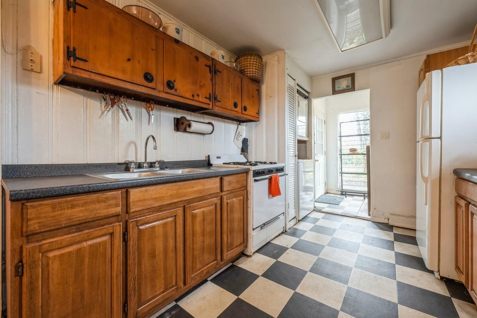 41 Bayview Place, Massapequa, New York image 7