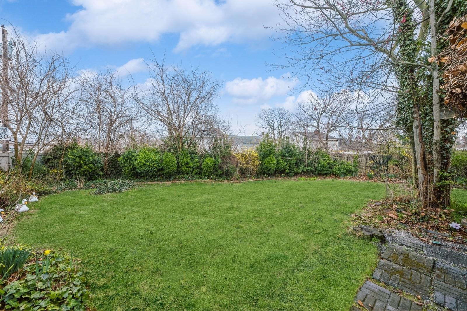 41 Bayview Place, Massapequa, New York image 17