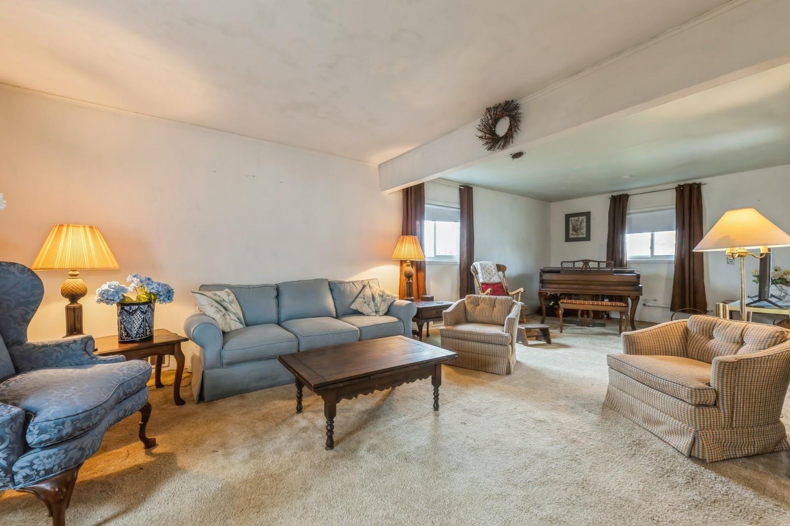 41 Bayview Place, Massapequa, New York image 2