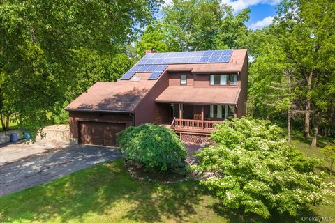 Photo of 64 Furnace Woods Road, Cortlandt Manor, NY 10567 (MLS # 961397)