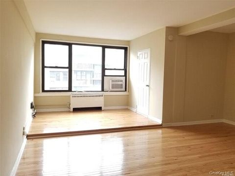 Apartment For Rent - 98-26 64th Avenue #6J<br/> Rego Park, NY 11374