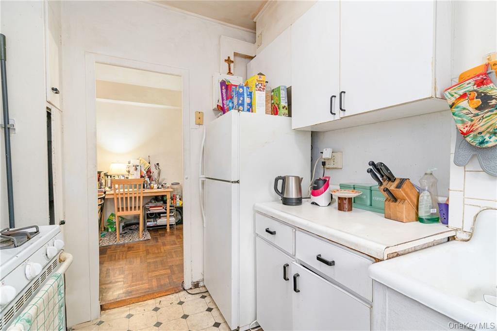 1501 Metropolitan Avenue 6C