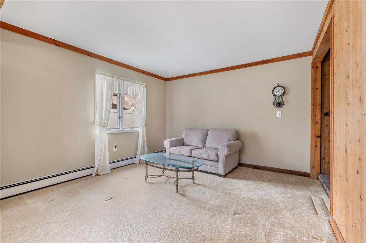 25 Castle Lane, Levittown, New York image 12