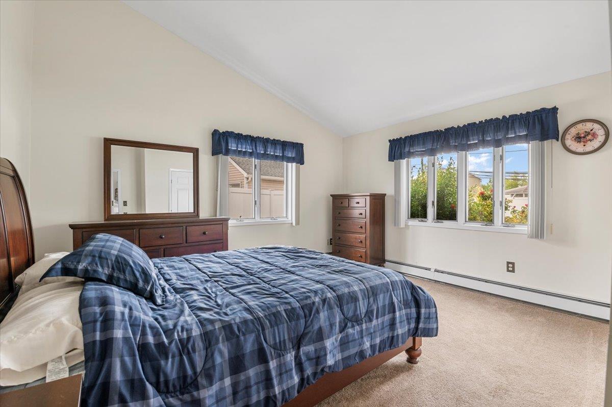 25 Castle Lane, Levittown, New York image 18