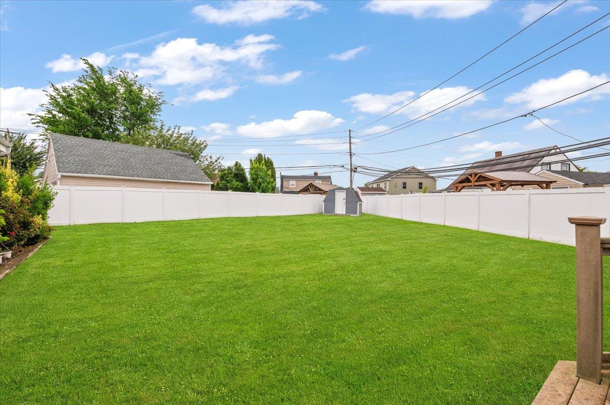 25 Castle Lane, Levittown, New York image 25