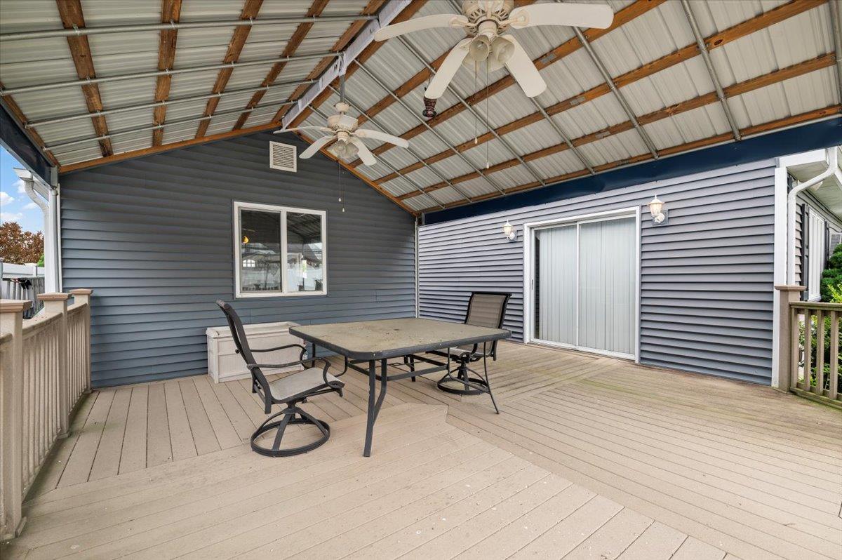 25 Castle Lane, Levittown, New York image 23