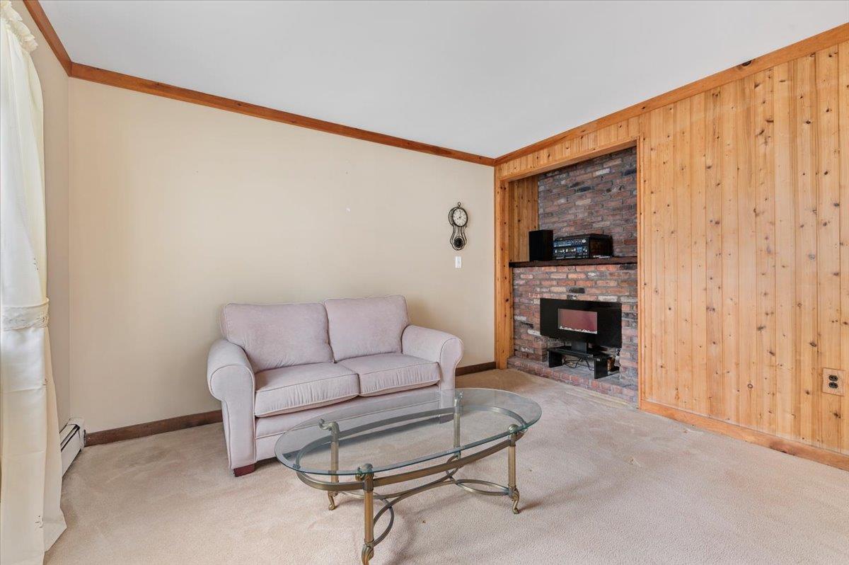 25 Castle Lane, Levittown, New York image 13