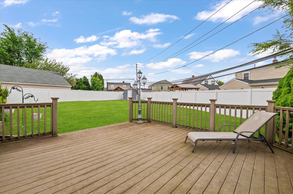 25 Castle Lane, Levittown, New York image 24