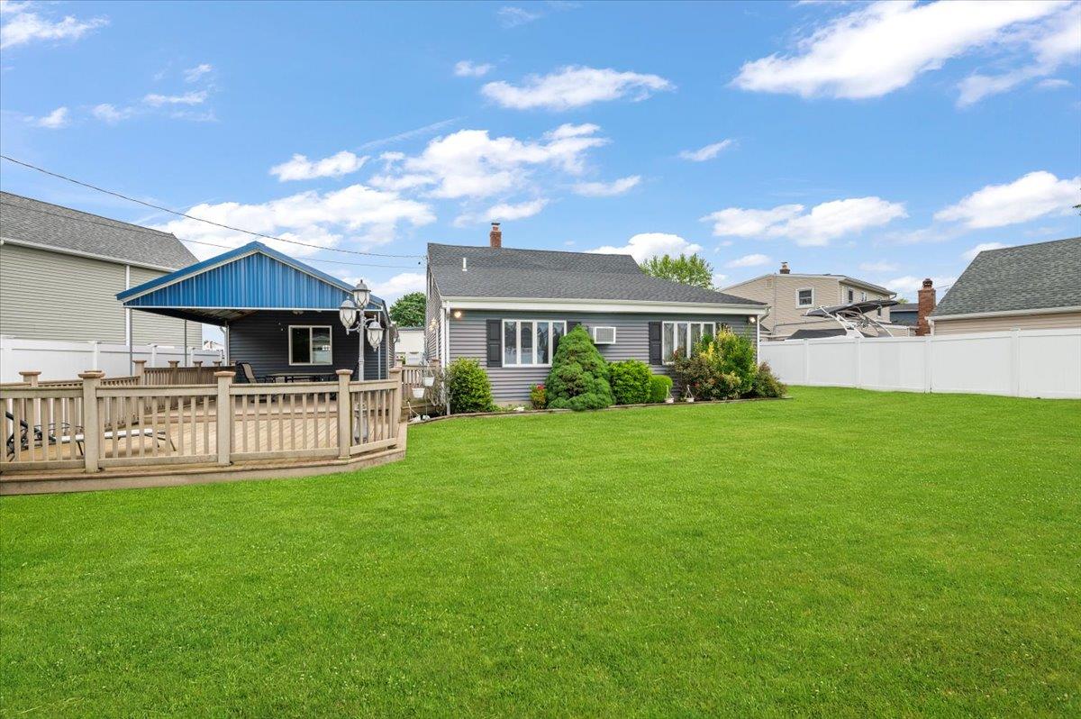 25 Castle Lane, Levittown, New York image 26