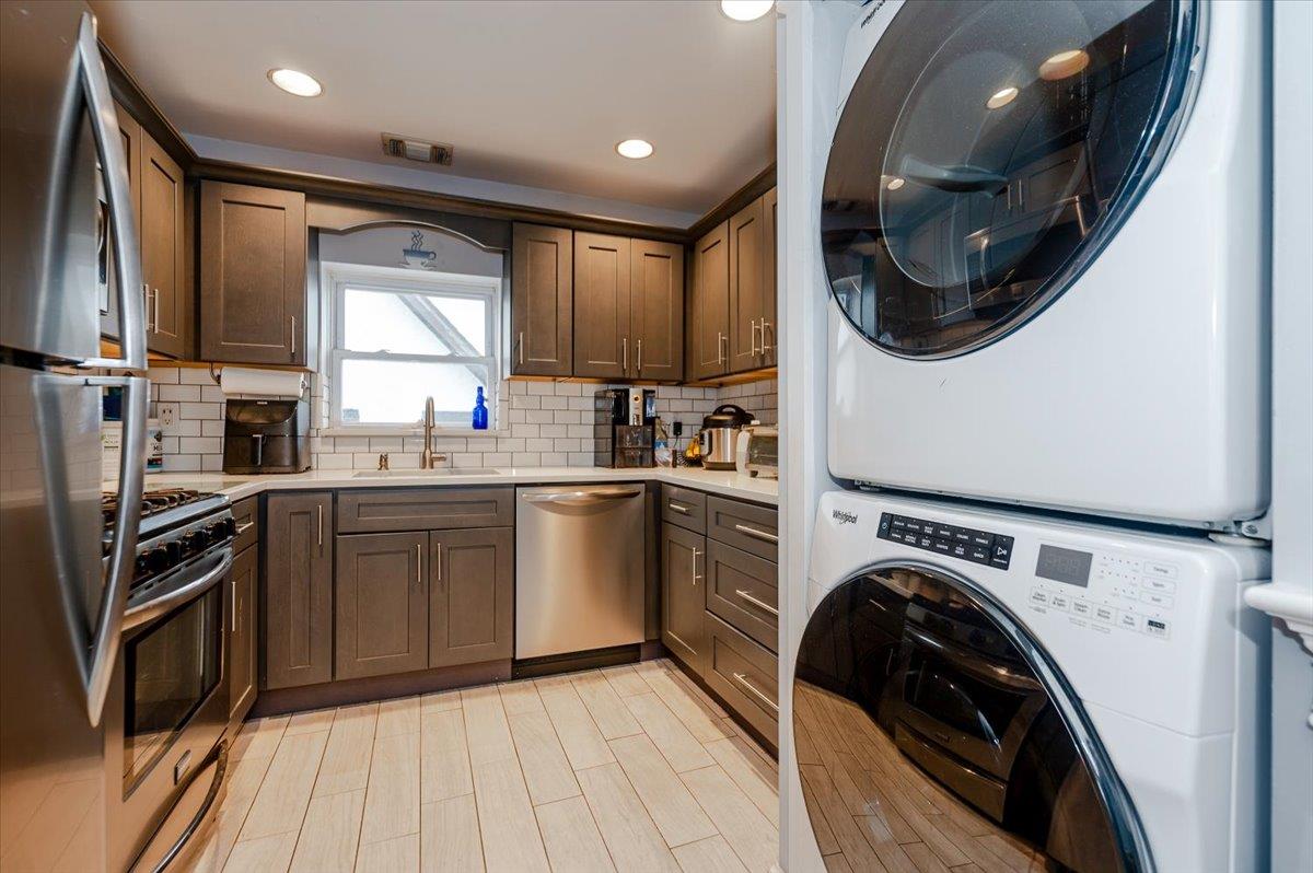 537 E Broadway 2