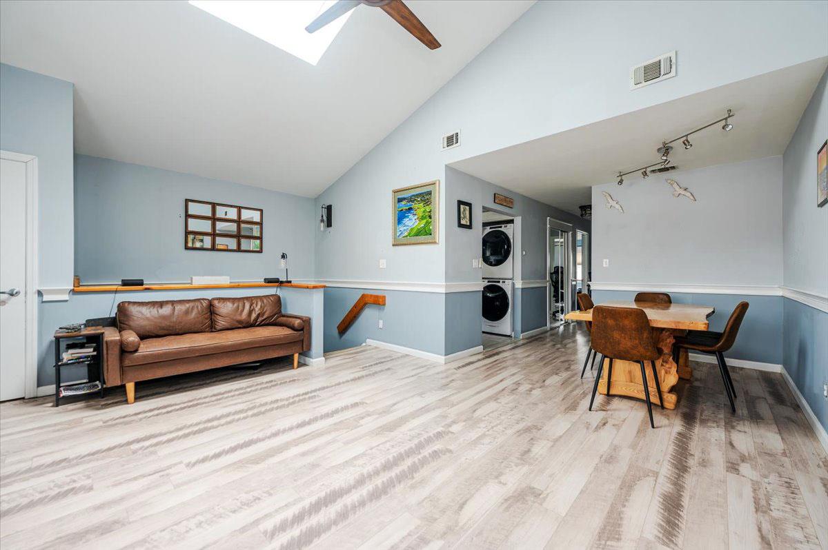 537 E Broadway 2