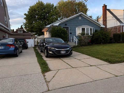 23 Allen Street Hempstead NY 11550