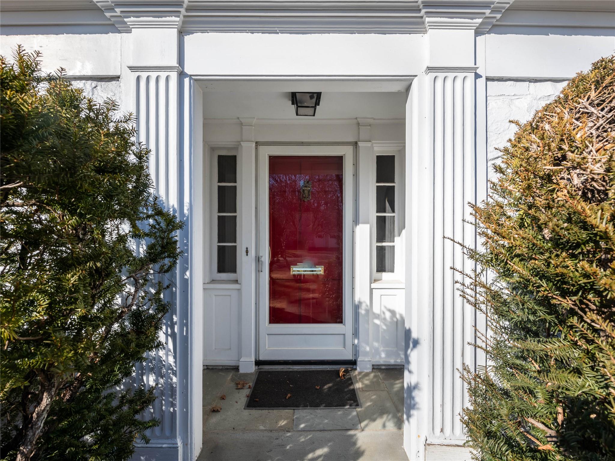 55 Parkwoods Road, Manhasset, New York image 4