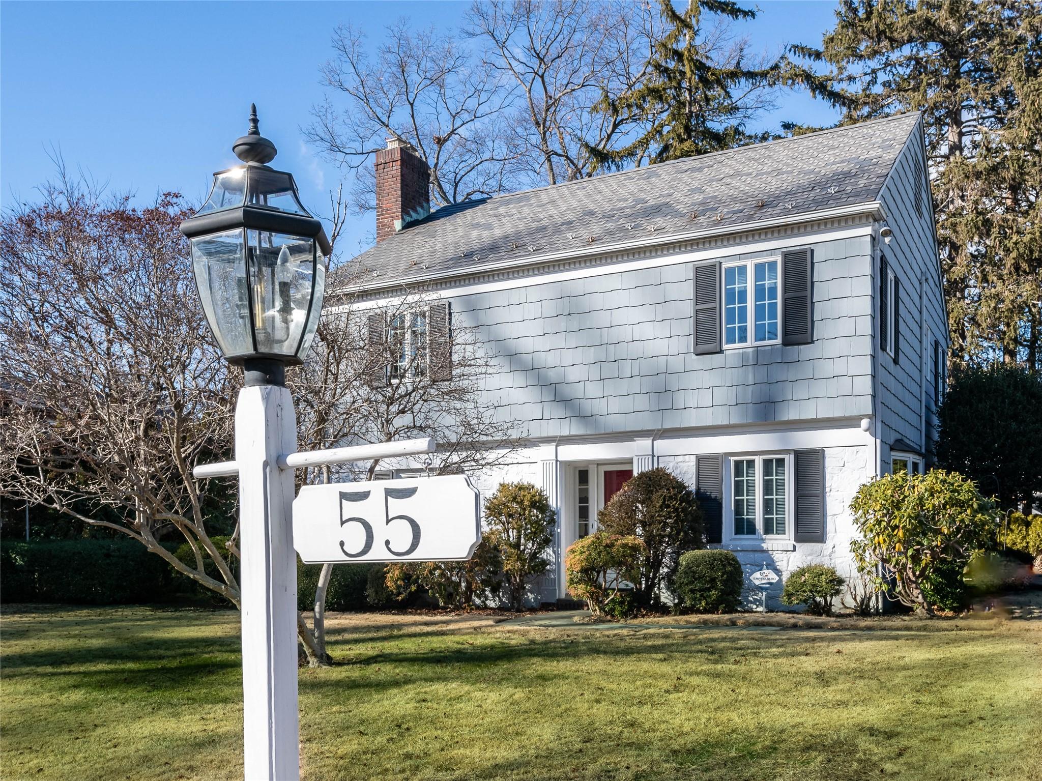 55 Parkwoods Road, Manhasset, New York image 3