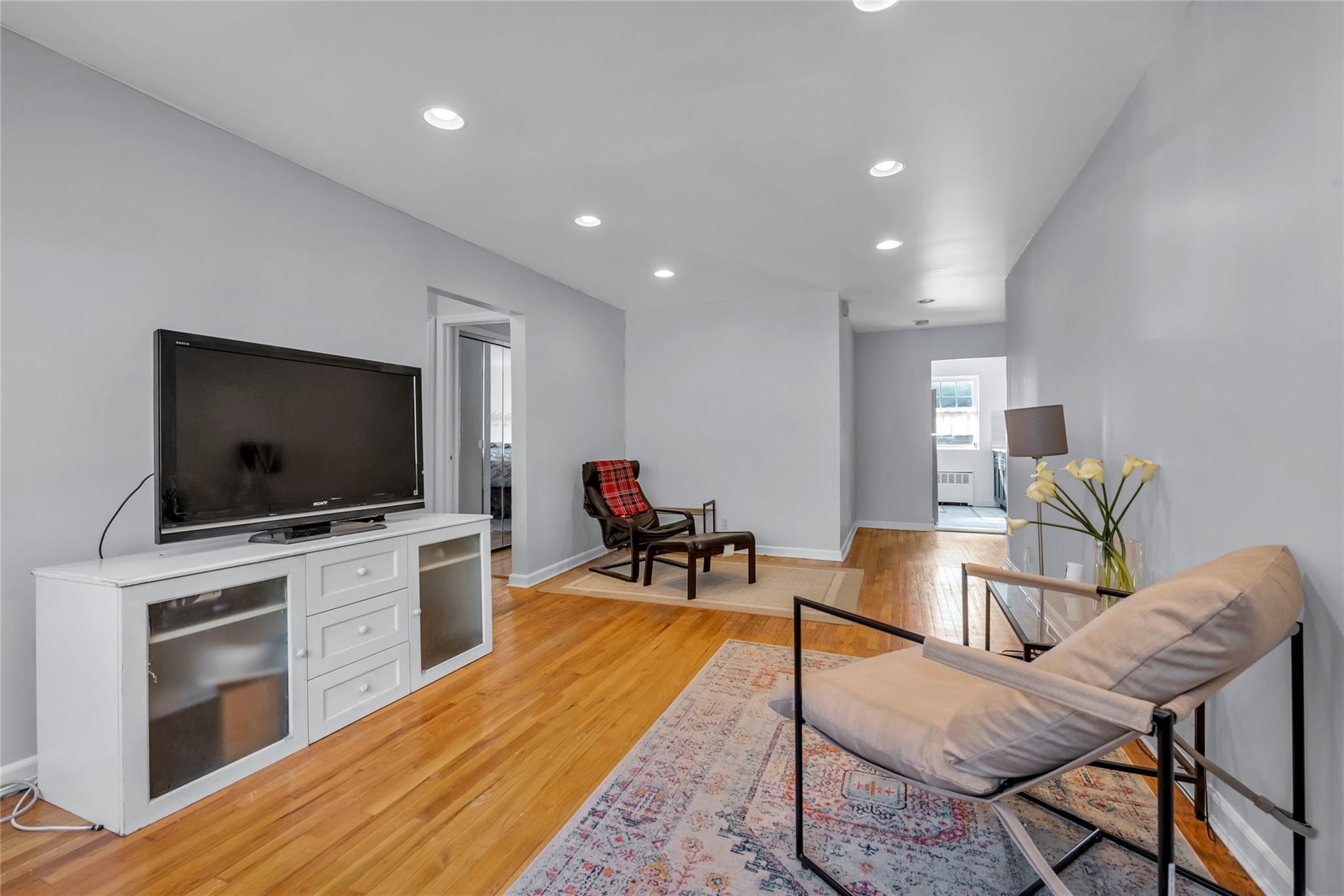 Property for Sale at Kingsbury Avenue A, Bayside, Queens, NY - Bedrooms: 1 
Bathrooms: 1 
Rooms: 3  - $288,000