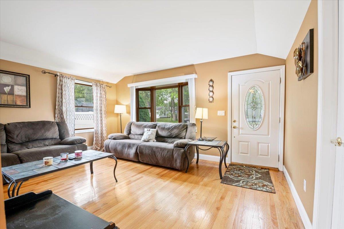12 Midwood Place, Farmingville, New York image 8