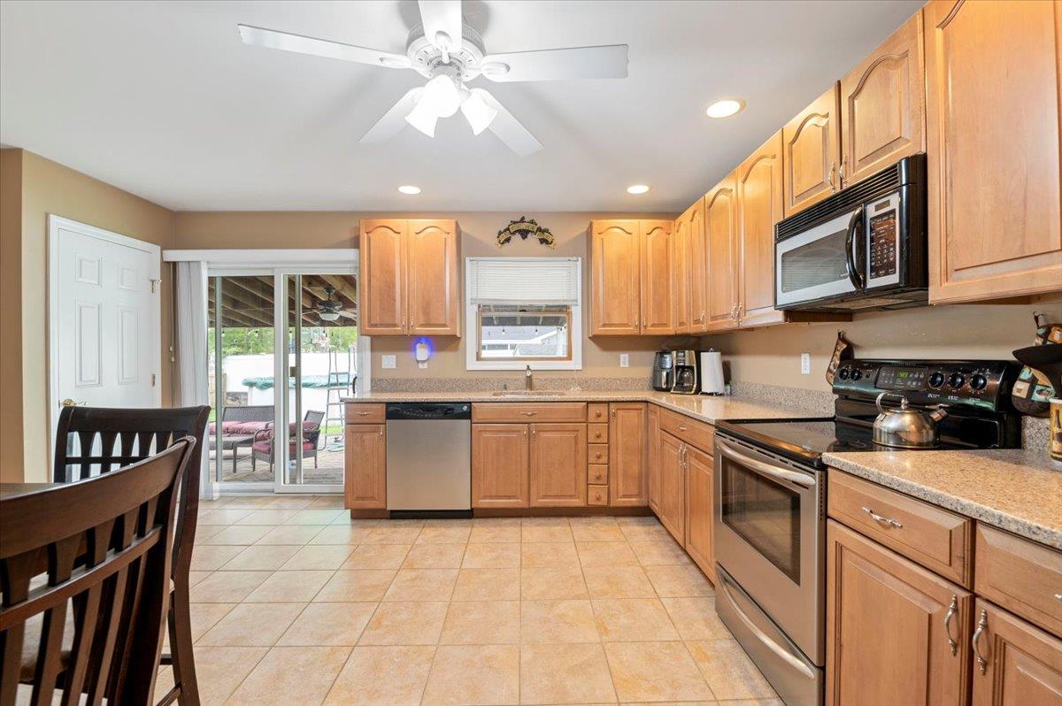 12 Midwood Place, Farmingville, New York image 12