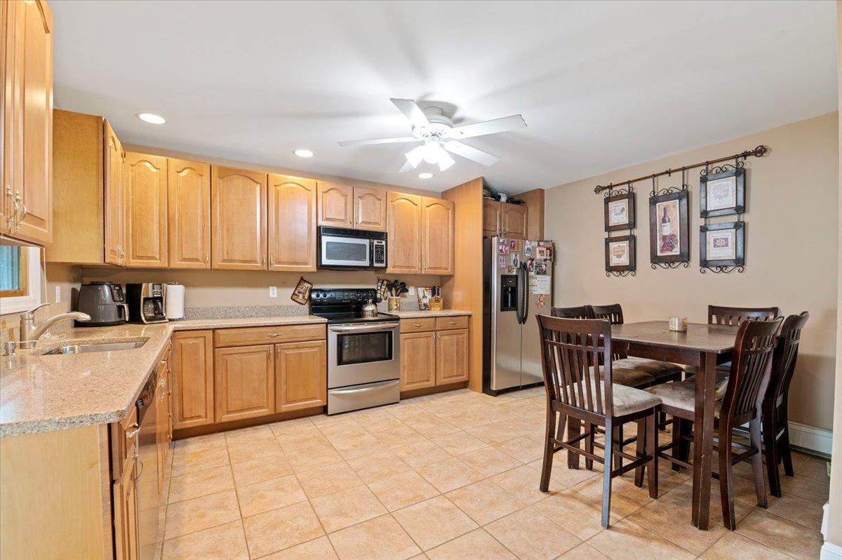 12 Midwood Place, Farmingville, New York image 11