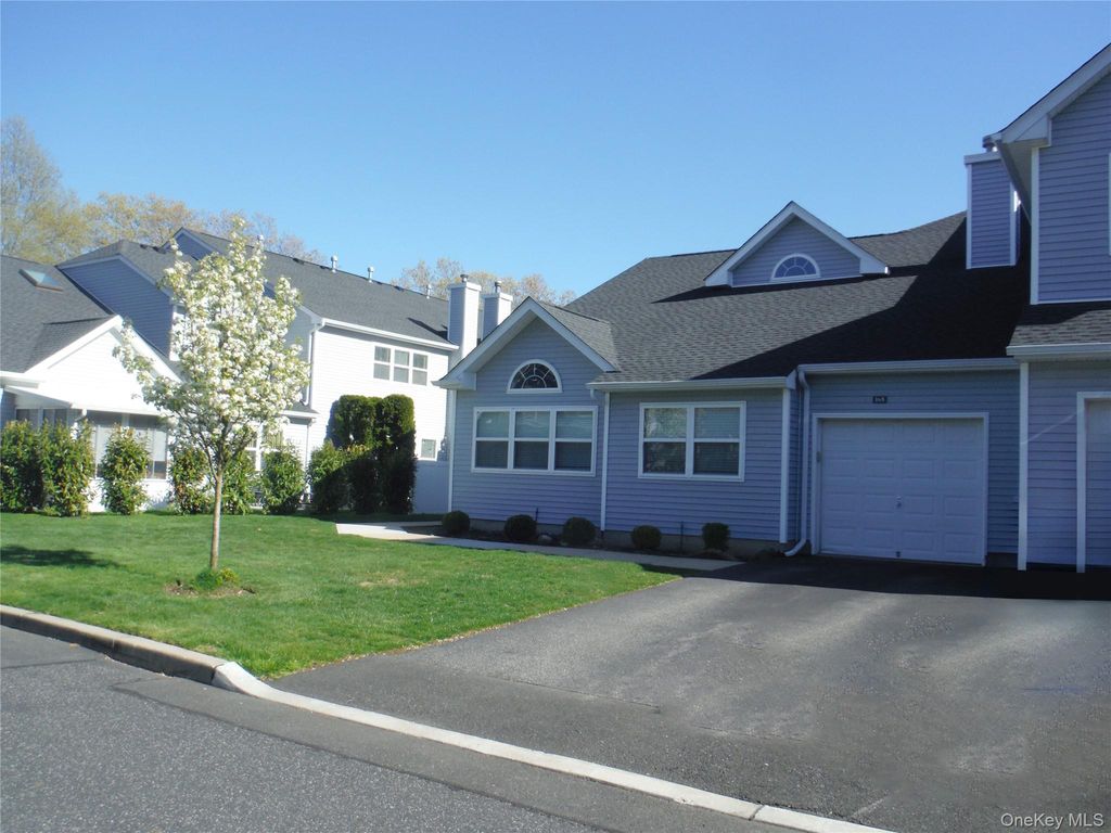 Photo of 168 Hampton Vista Drive, Manorville, NY 11949 (MLS # 994968)