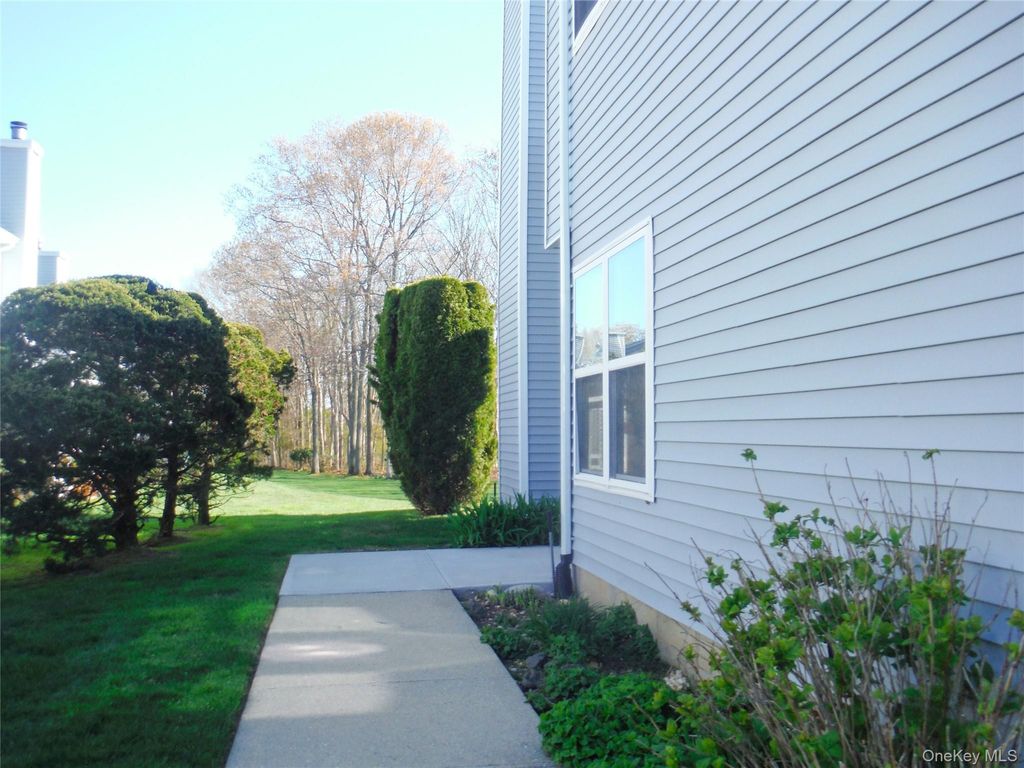 Photo of 168 Hampton Vista Drive, Manorville, NY 11949 (MLS # 994968)
