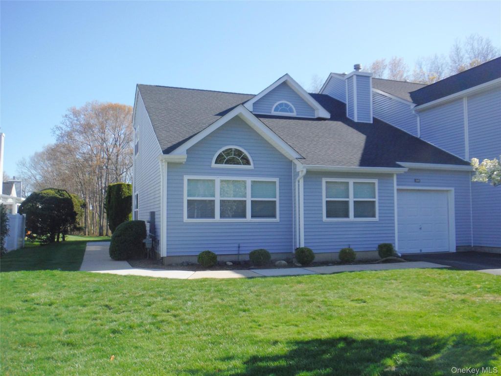 Photo of 168 Hampton Vista Drive, Manorville, NY 11949 (MLS # 994968)