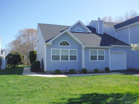 Photo of 168 Hampton Vista Drive, Manorville, NY 11949 (MLS # 994968)