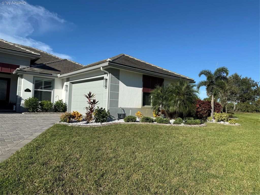 Photo of 8220 Halbert Lane, Out of Area, FL 32968 (MLS # 962235)