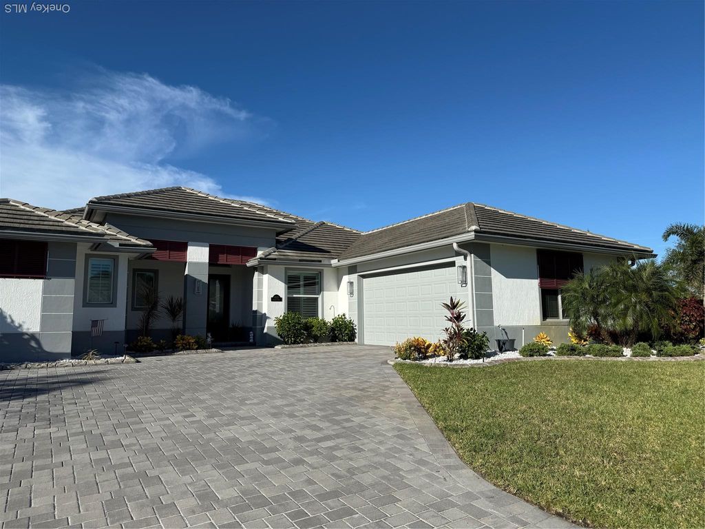 Photo of 8220 Halbert Lane, Out of Area, FL 32968 (MLS # 962235)