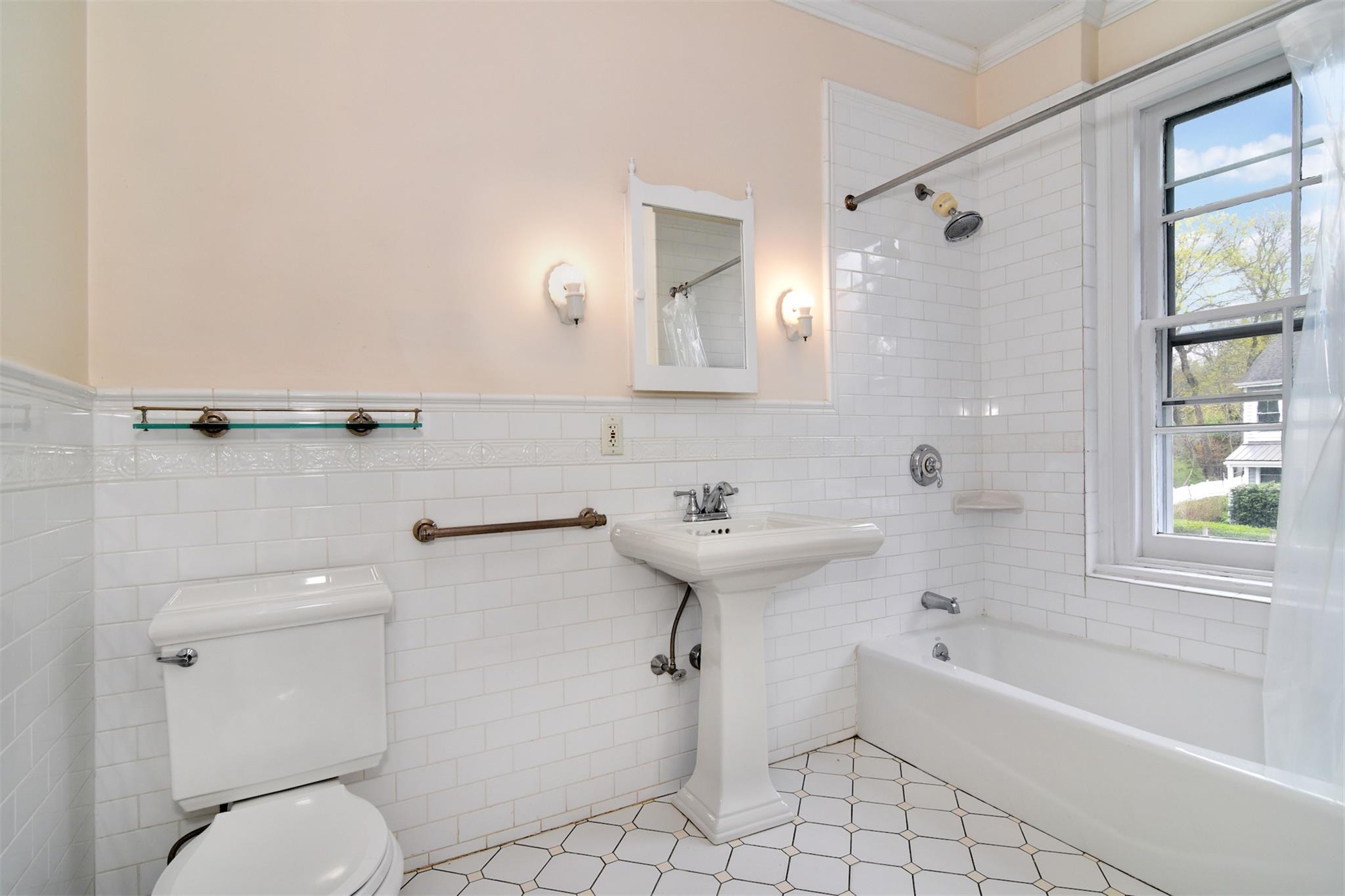 18 E Clinton Avenue, Irvington, New York image 34