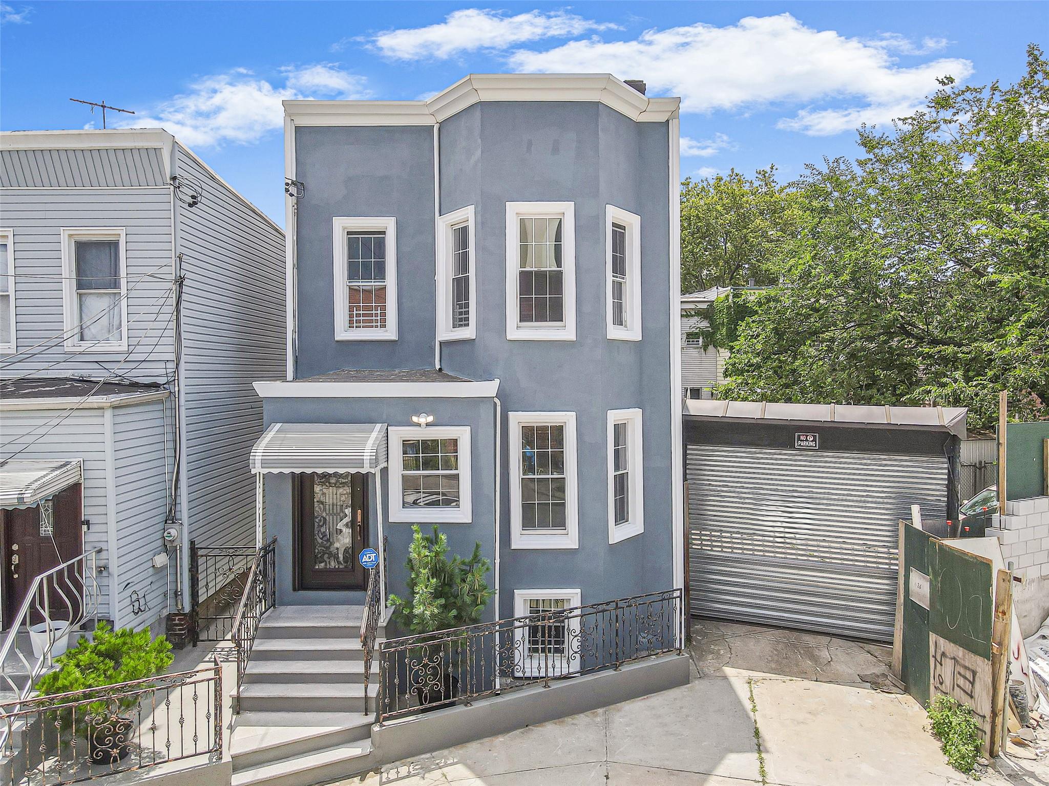 Property for Sale at Welling Court Ct, Long Island City, Queens, NY - Bedrooms: 6 
Bathrooms: 4.5 
Rooms: 8  - $1,450,000