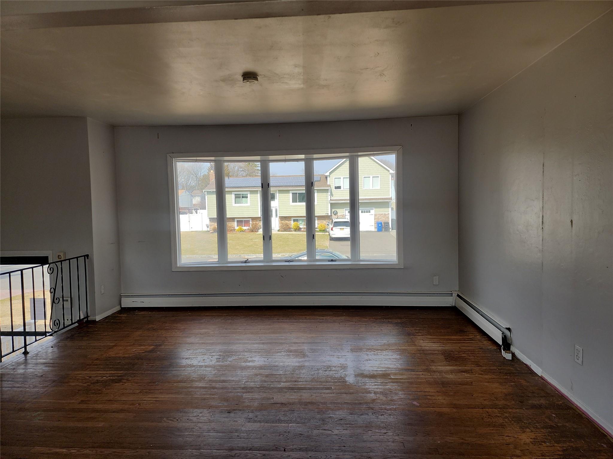34 Essex Street, West Babylon, New York image 3
