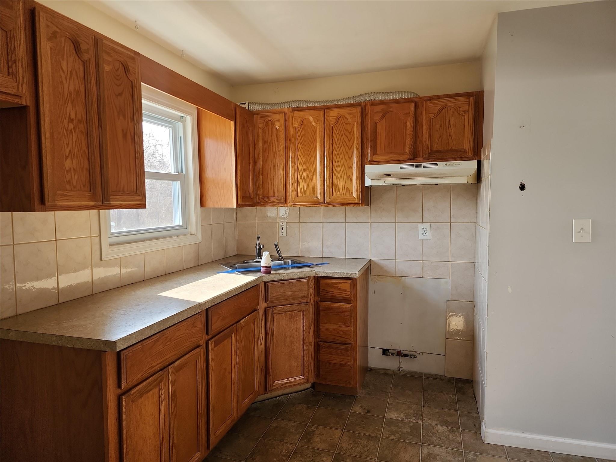 34 Essex Street, West Babylon, New York image 4