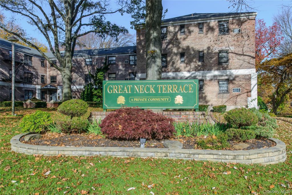 Photo of 9 Terrace Circle #2C, Great Neck, NY 11021 (MLS # 995529)