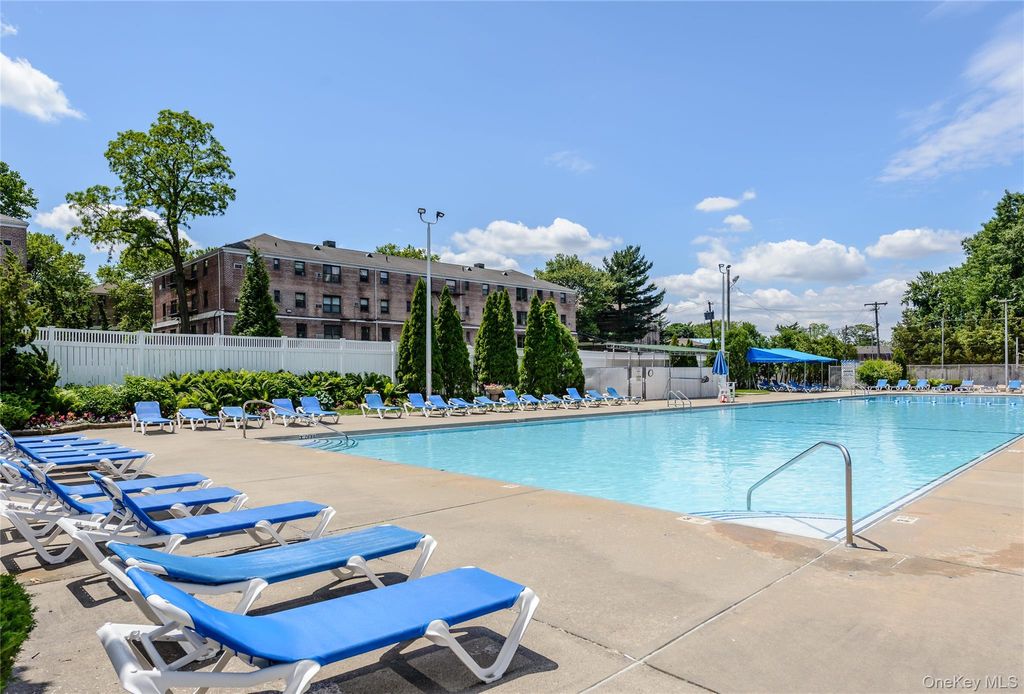 Photo of 9 Terrace Circle #2C, Great Neck, NY 11021 (MLS # 995529)